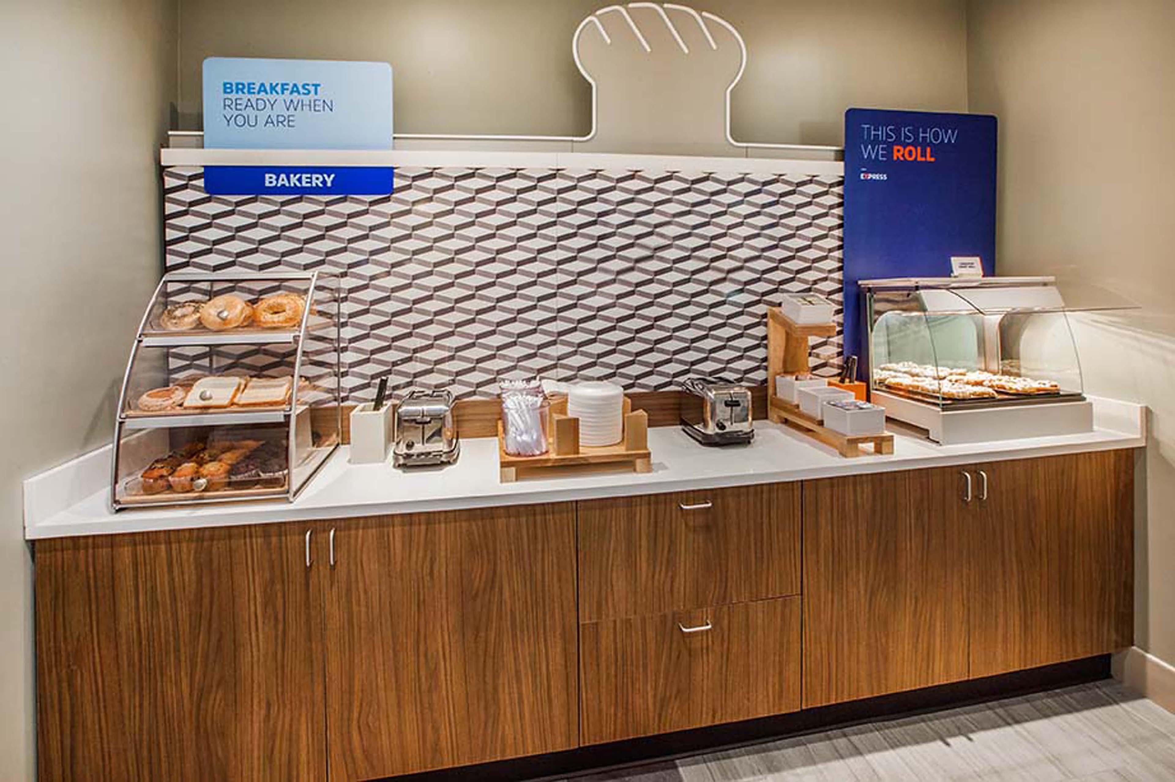 Holiday Inn Express & Suites Selma By Ihg Bagian luar foto