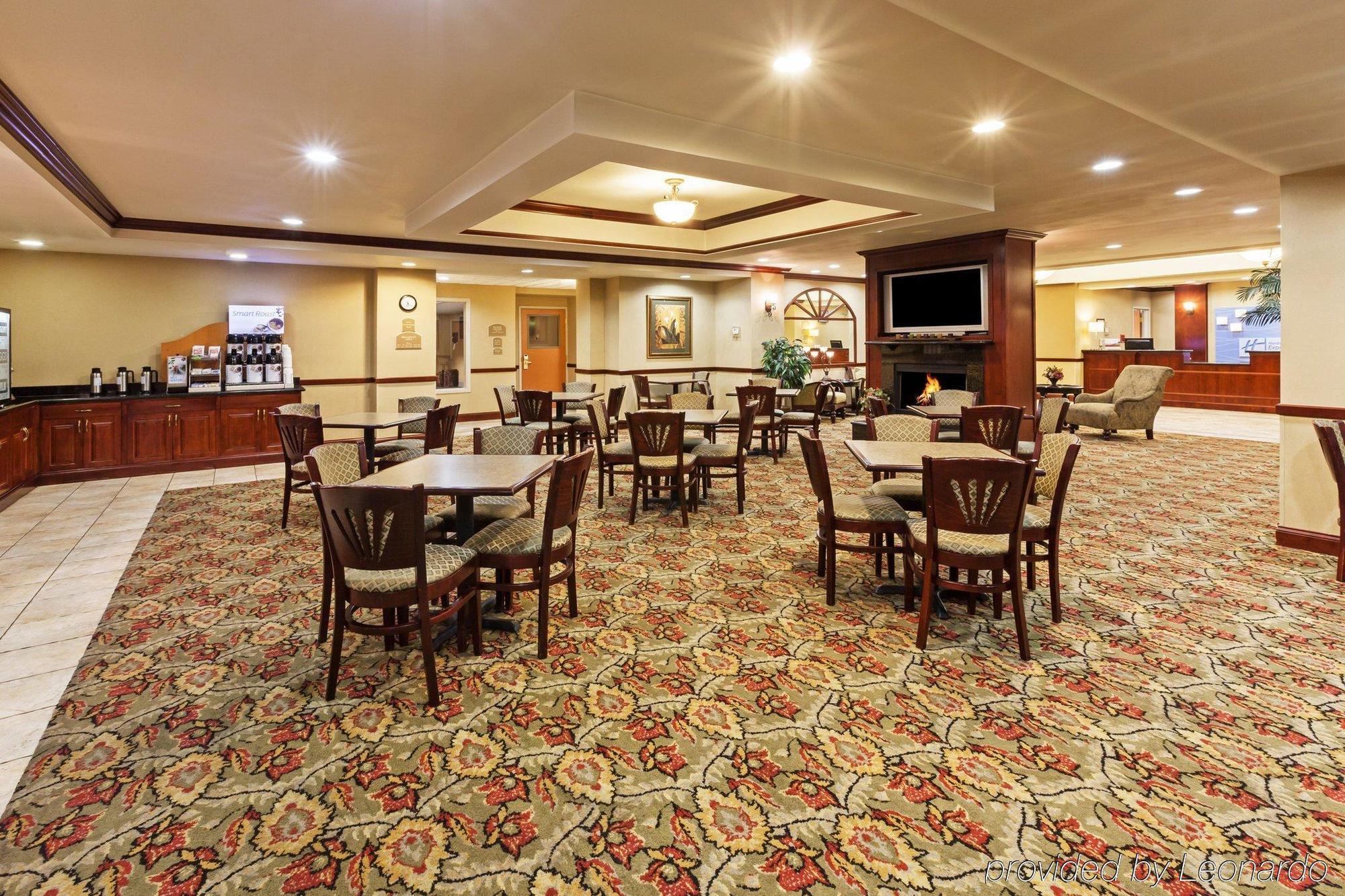 Holiday Inn Express & Suites Selma By Ihg Bagian luar foto
