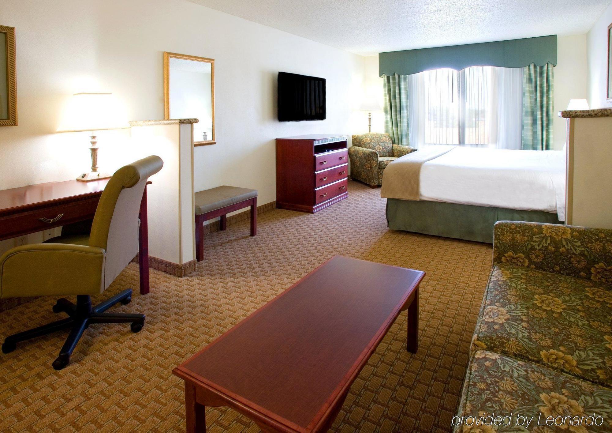 Holiday Inn Express & Suites Selma By Ihg Ruang foto