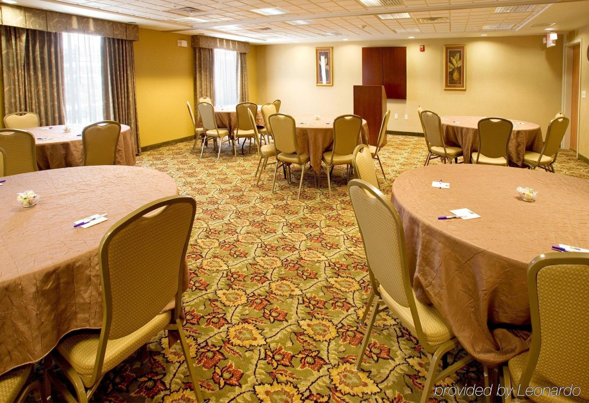 Holiday Inn Express & Suites Selma By Ihg Bagian luar foto