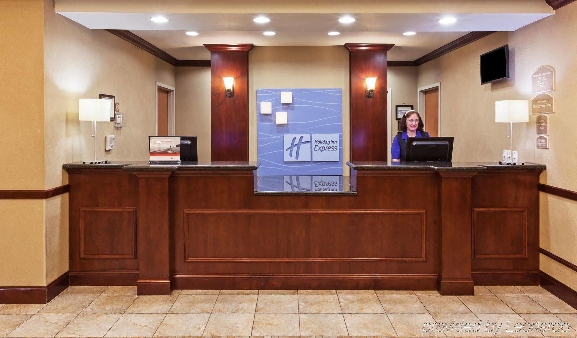 Holiday Inn Express & Suites Selma By Ihg Bagian luar foto