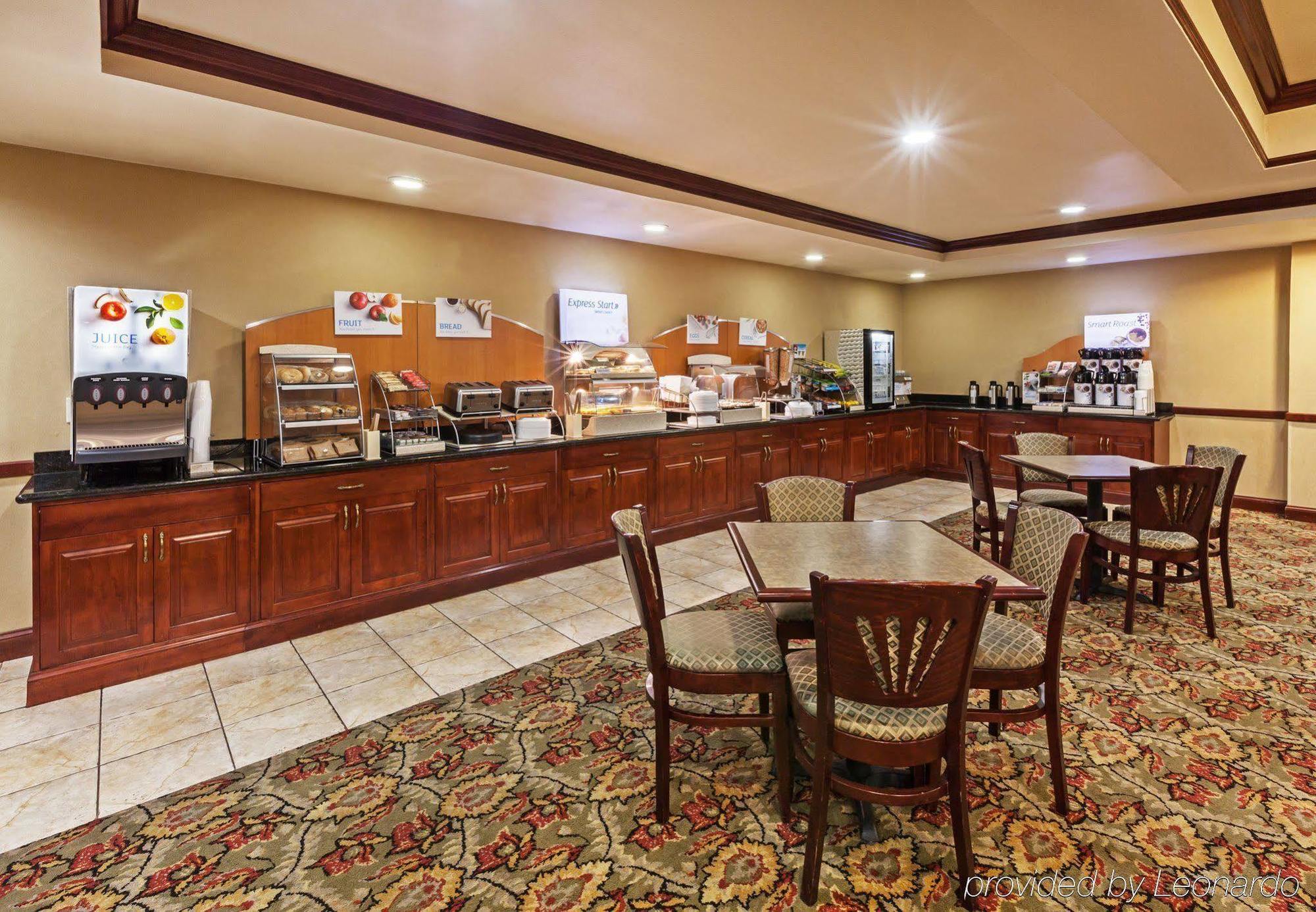 Holiday Inn Express & Suites Selma By Ihg Bagian luar foto