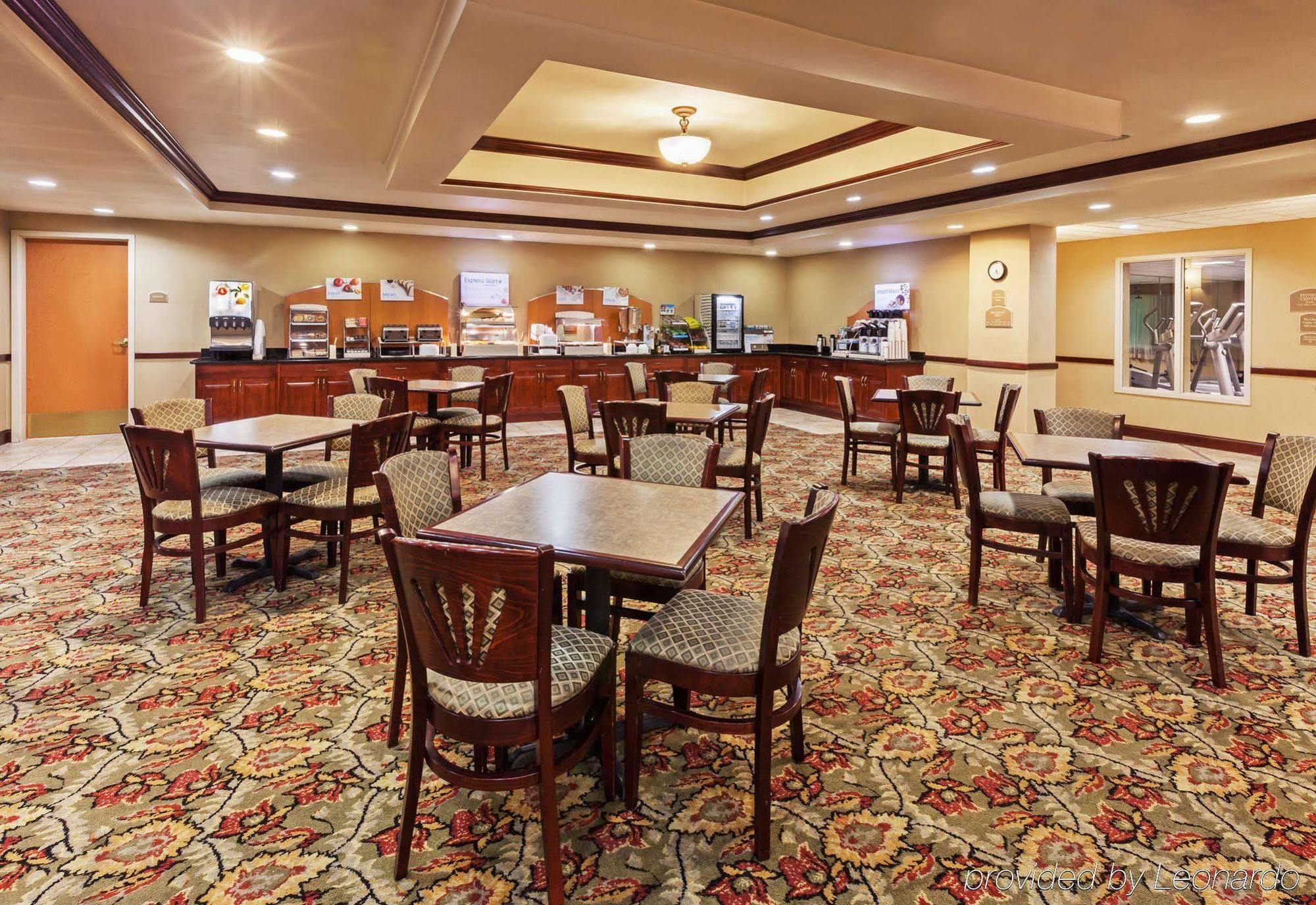 Holiday Inn Express & Suites Selma By Ihg Bagian luar foto